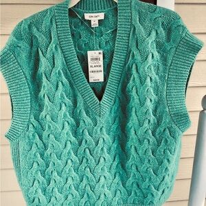 ON Women's green V-Neck Sweater Vest